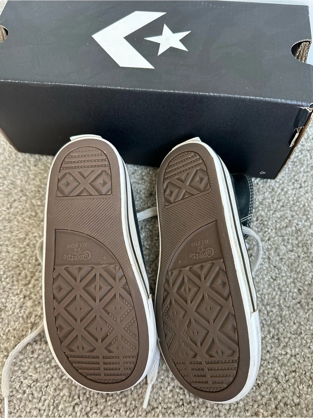 Converse shoes. Kids size 10